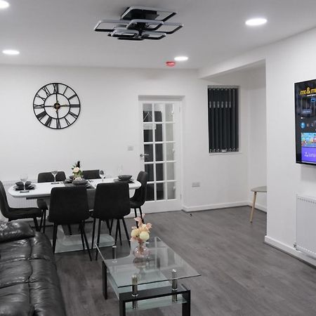 Modernized Three Bedroom House Near City Stadium, Attractions, City Centre - Sky N Netflix - Convenient Transport 曼彻斯特 外观 照片