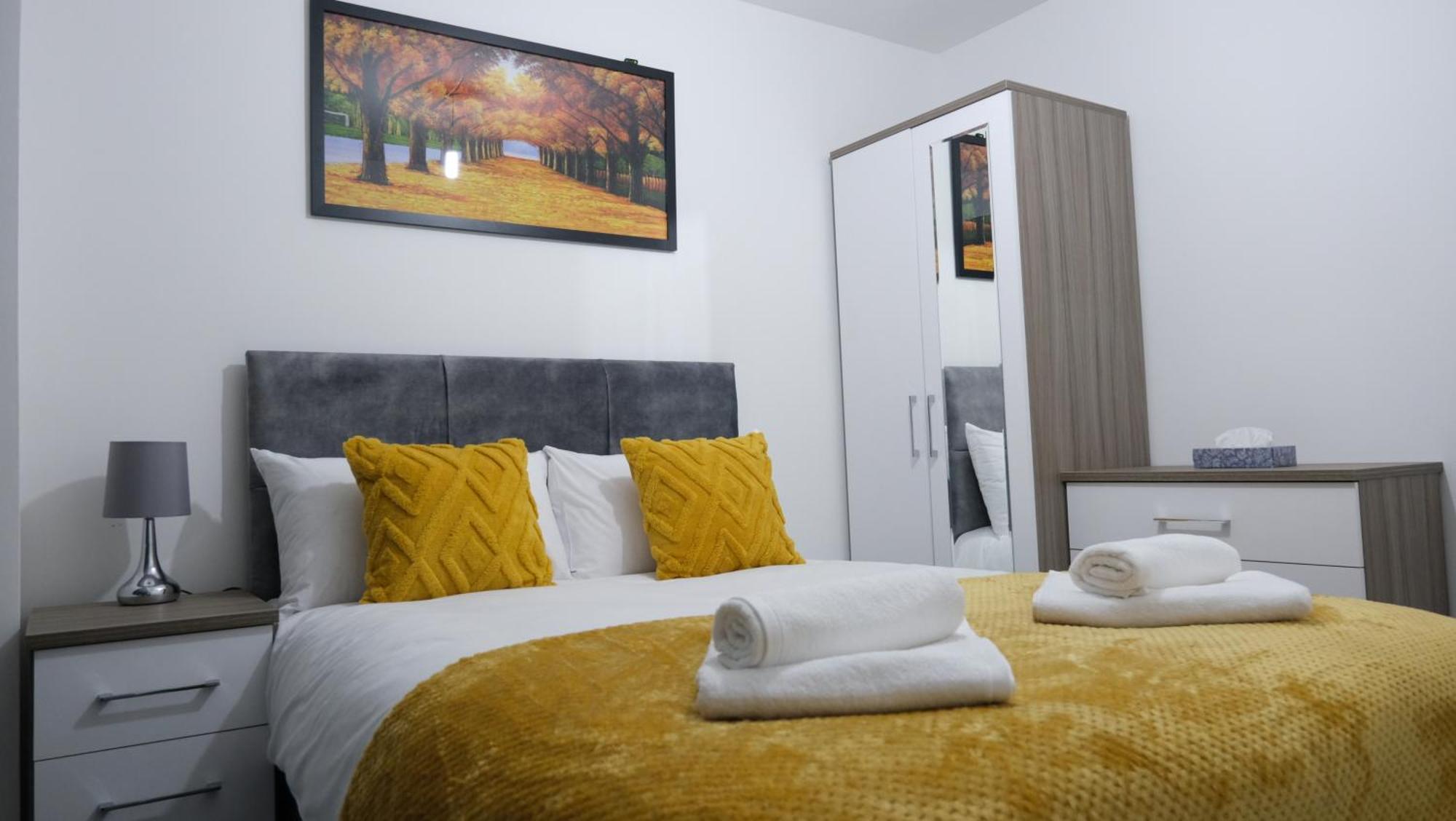 Modernized Three Bedroom House Near City Stadium, Attractions, City Centre - Sky N Netflix - Convenient Transport 曼彻斯特 外观 照片