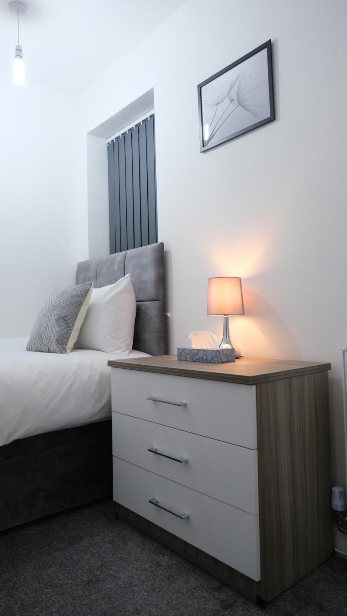 Modernized Three Bedroom House Near City Stadium, Attractions, City Centre - Sky N Netflix - Convenient Transport 曼彻斯特 外观 照片