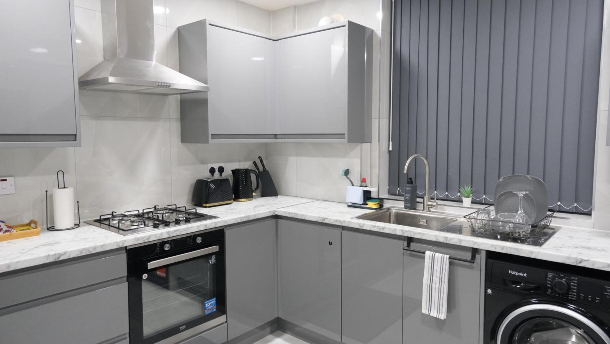 Modernized Three Bedroom House Near City Stadium, Attractions, City Centre - Sky N Netflix - Convenient Transport 曼彻斯特 外观 照片