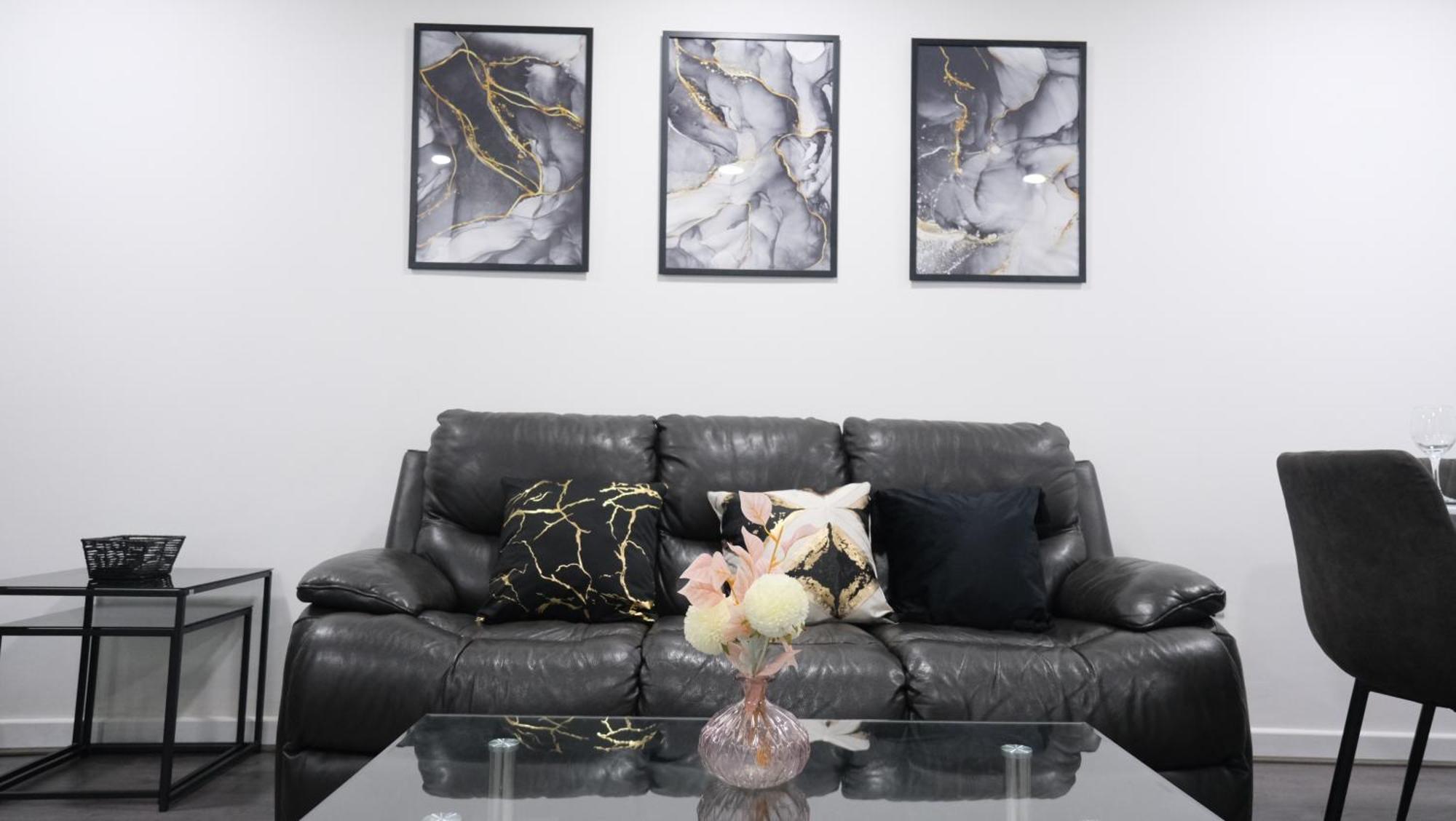 Modernized Three Bedroom House Near City Stadium, Attractions, City Centre - Sky N Netflix - Convenient Transport 曼彻斯特 外观 照片